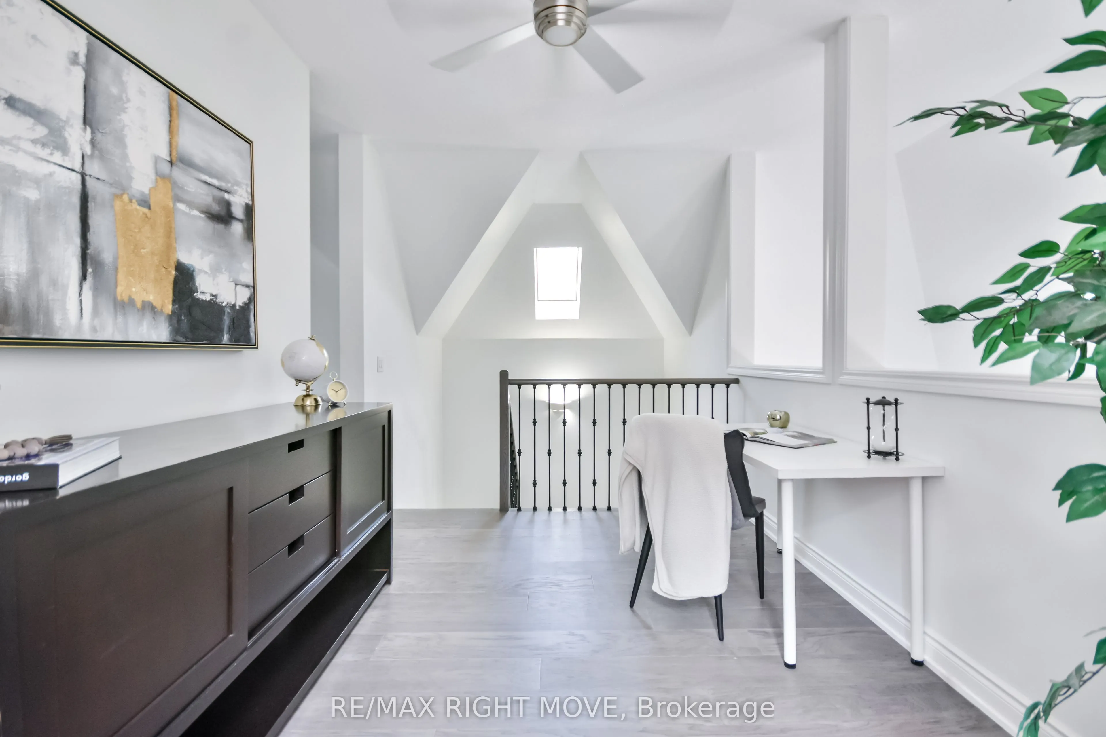 10 INVERMARA Court, #28