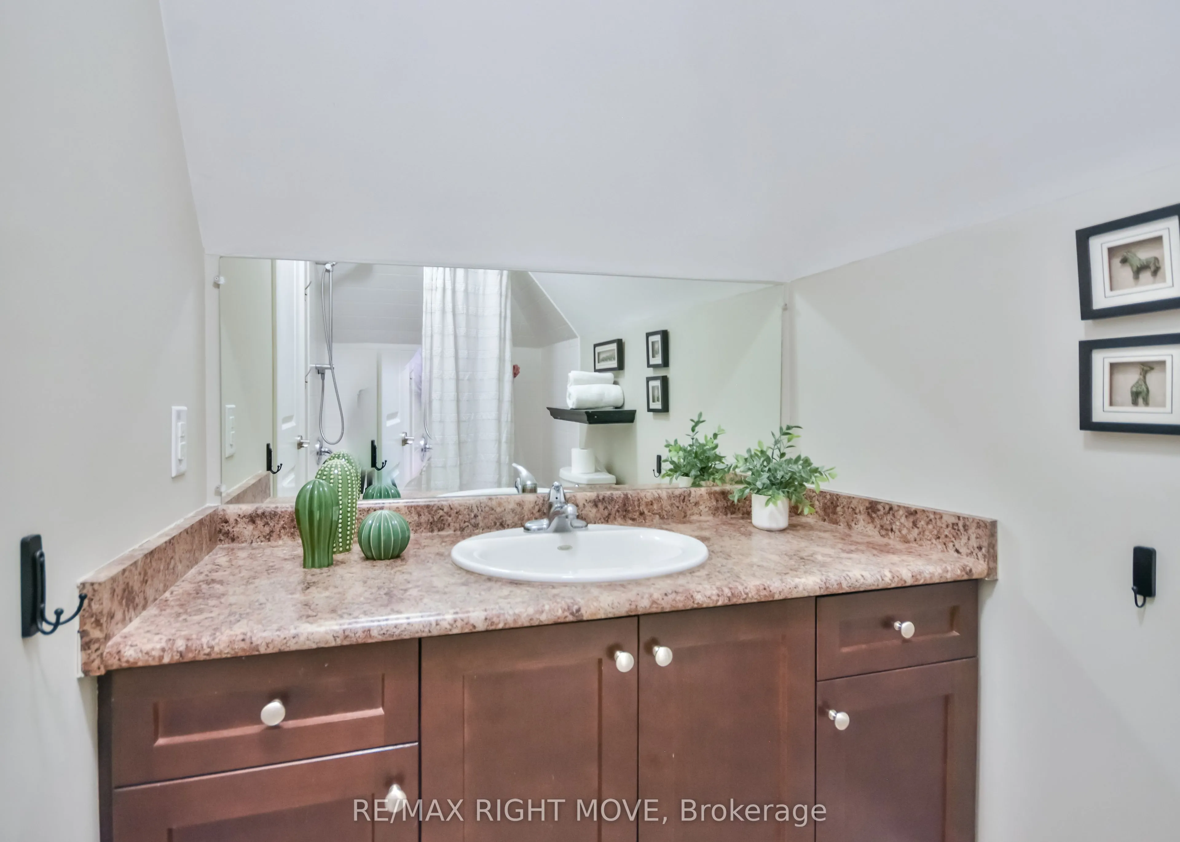 10 INVERMARA Court, #28