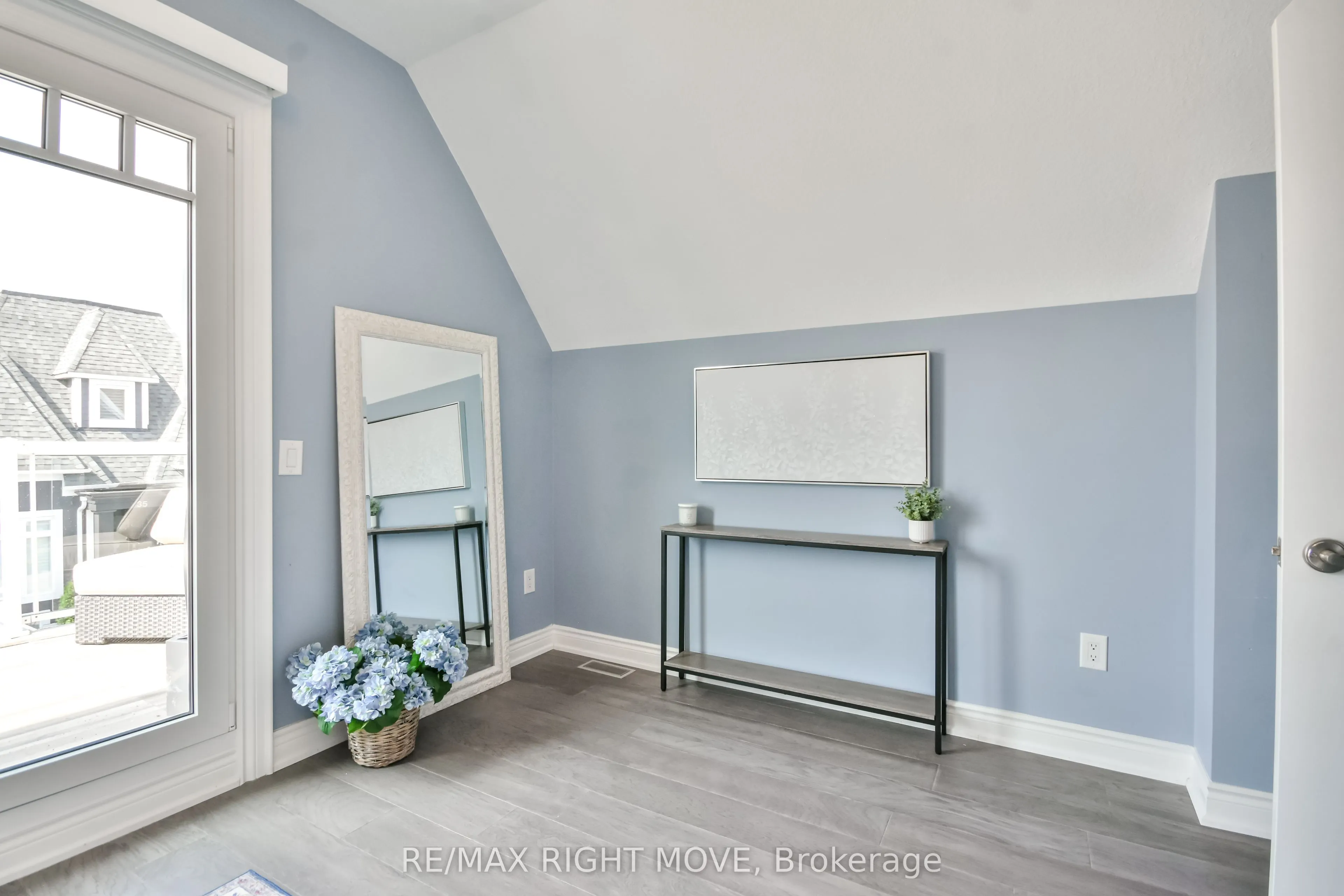 10 INVERMARA Court, #28