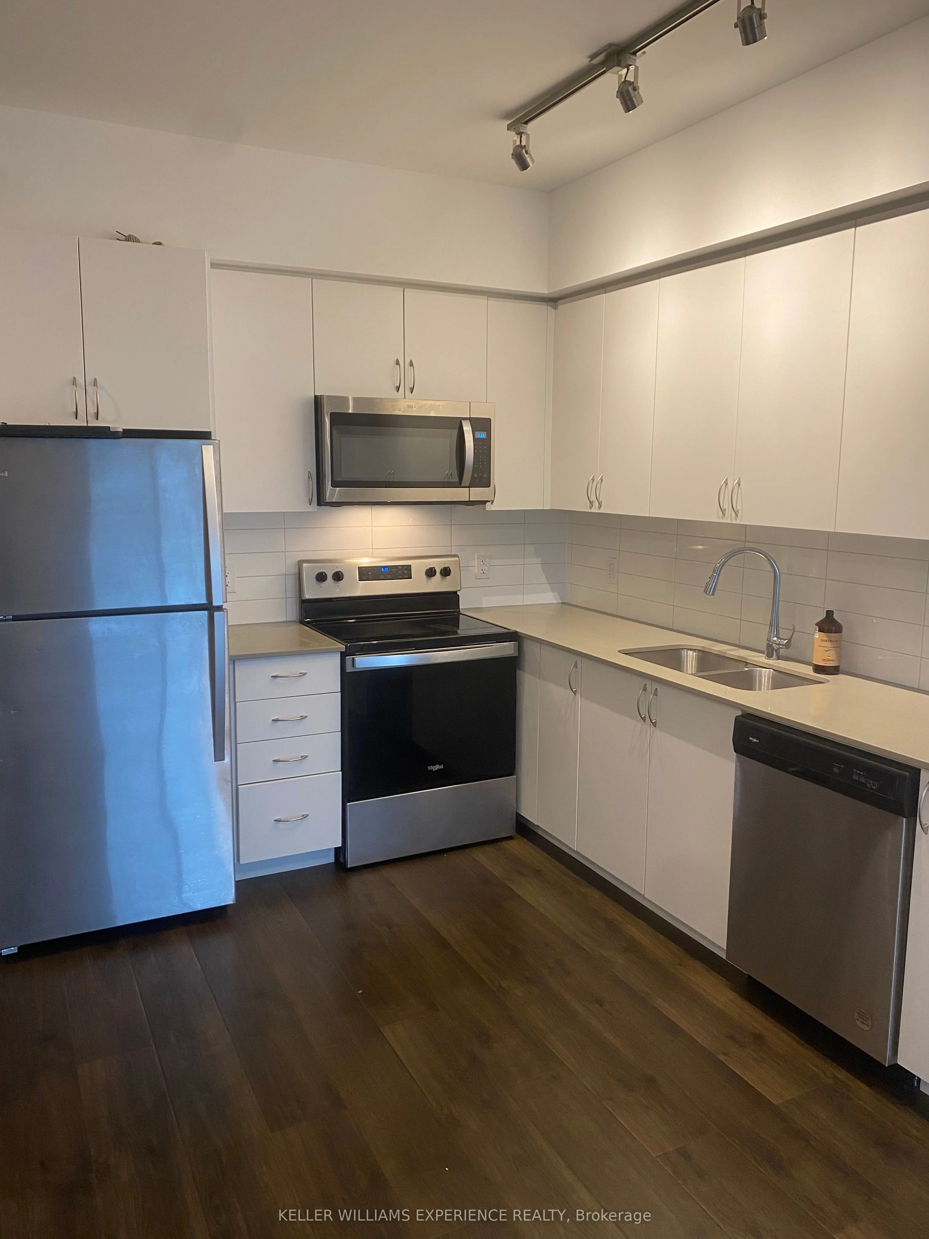 56 Lakeside Terrace, #703