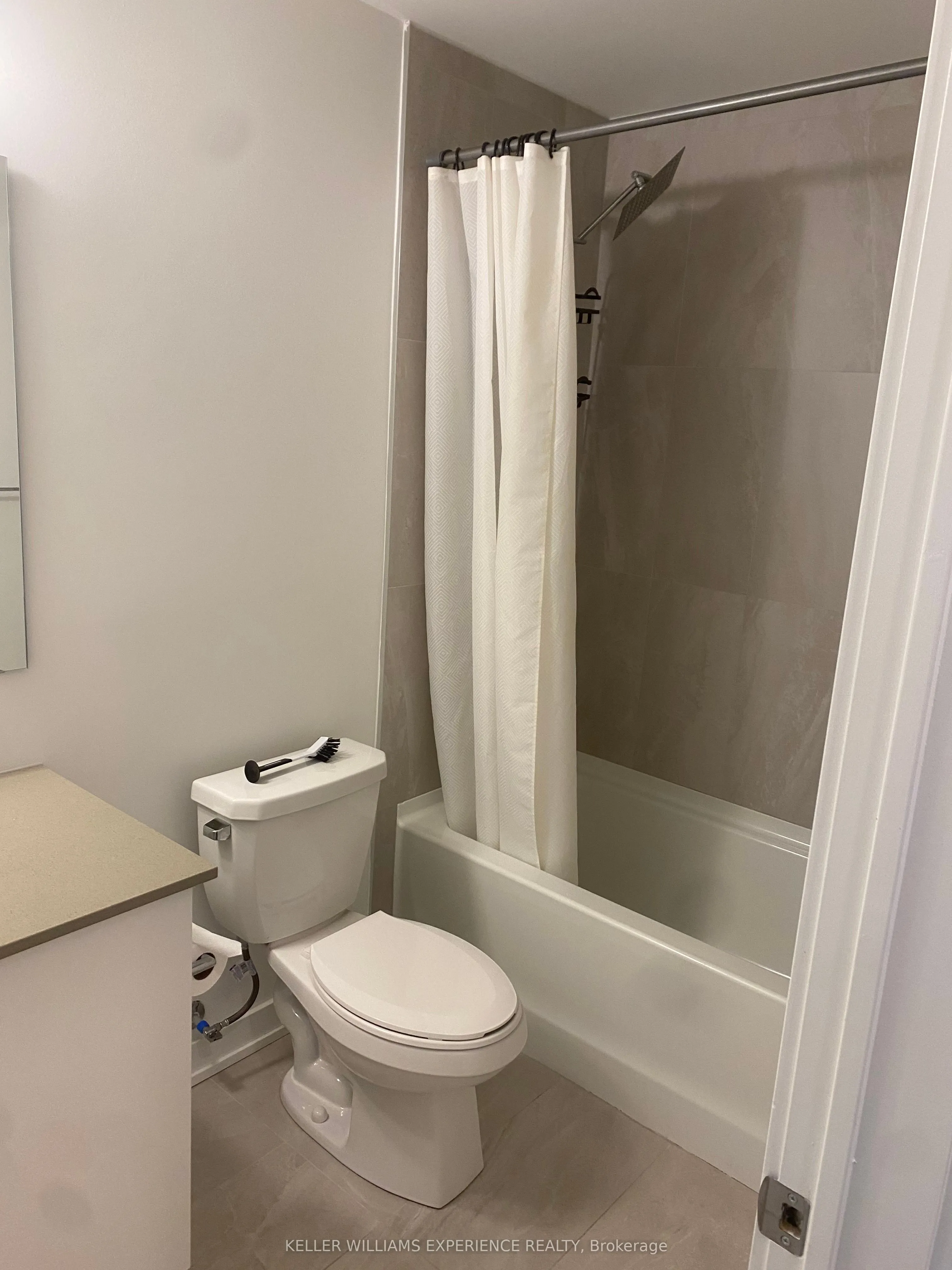 56 Lakeside Terrace, #703