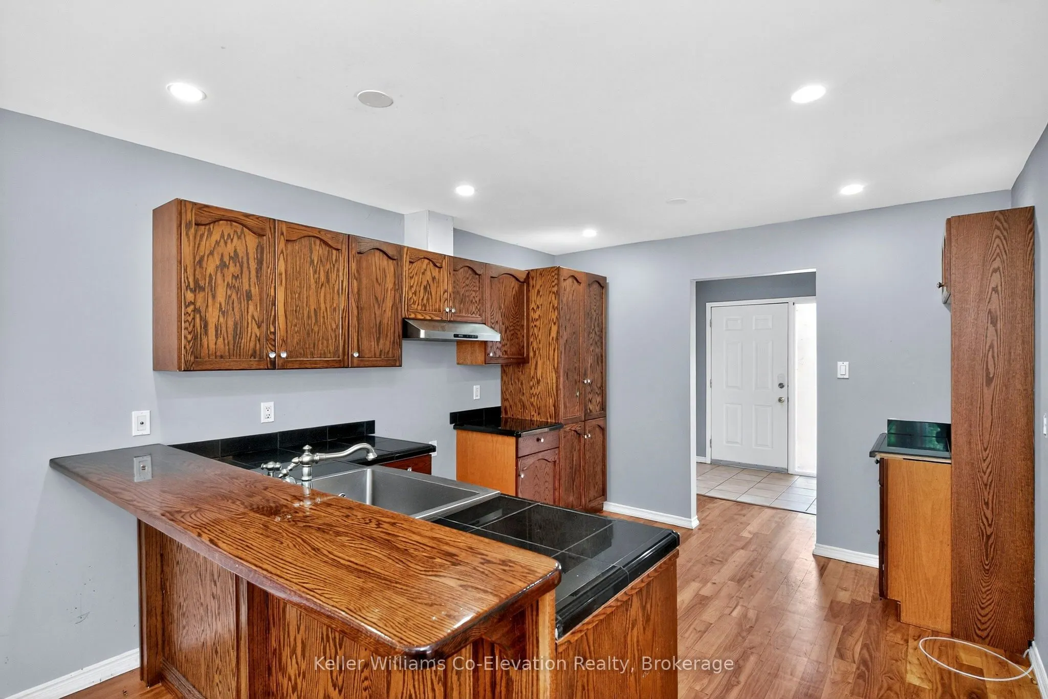 8 Bridle Road