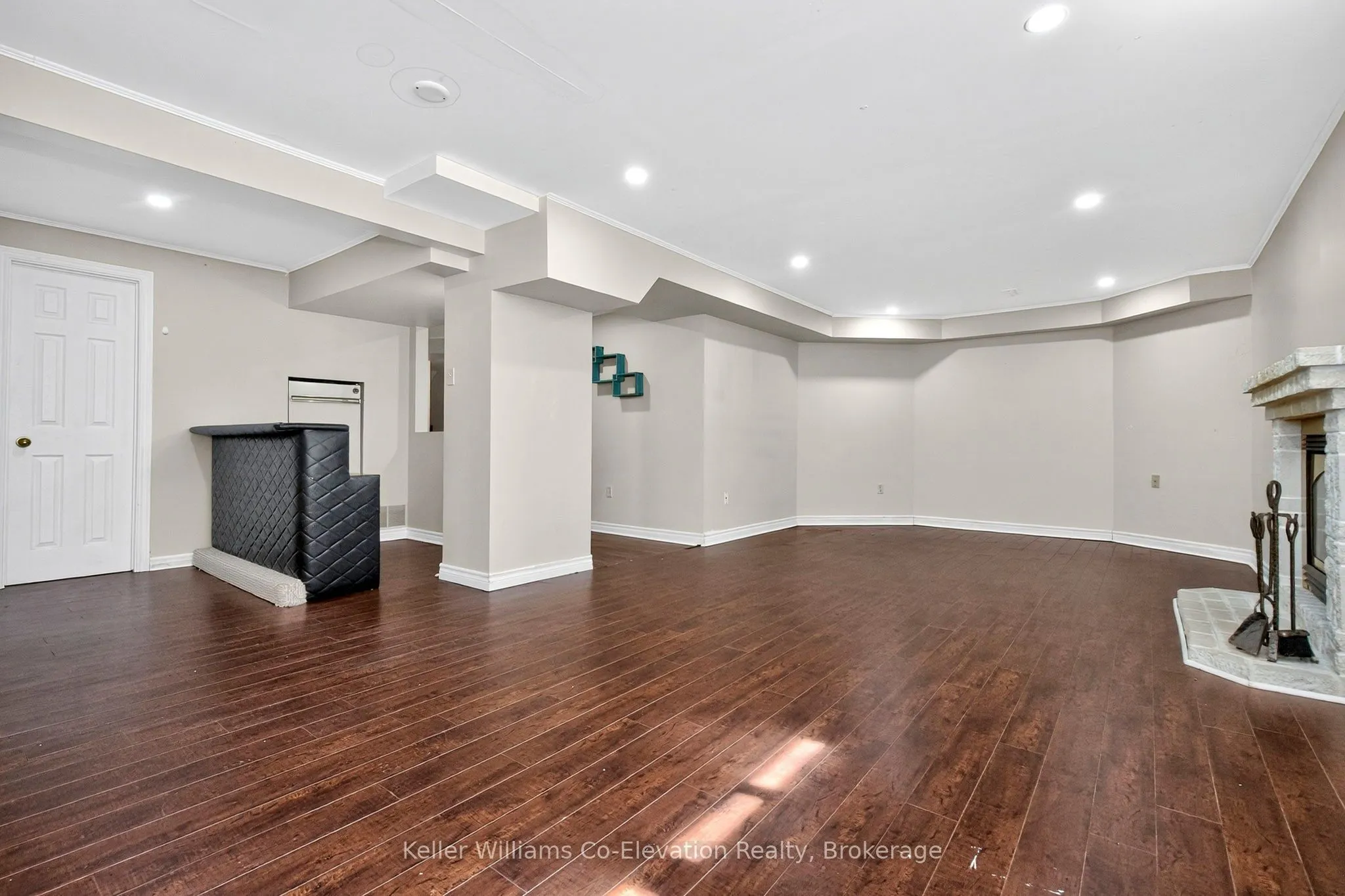 8 Bridle Road