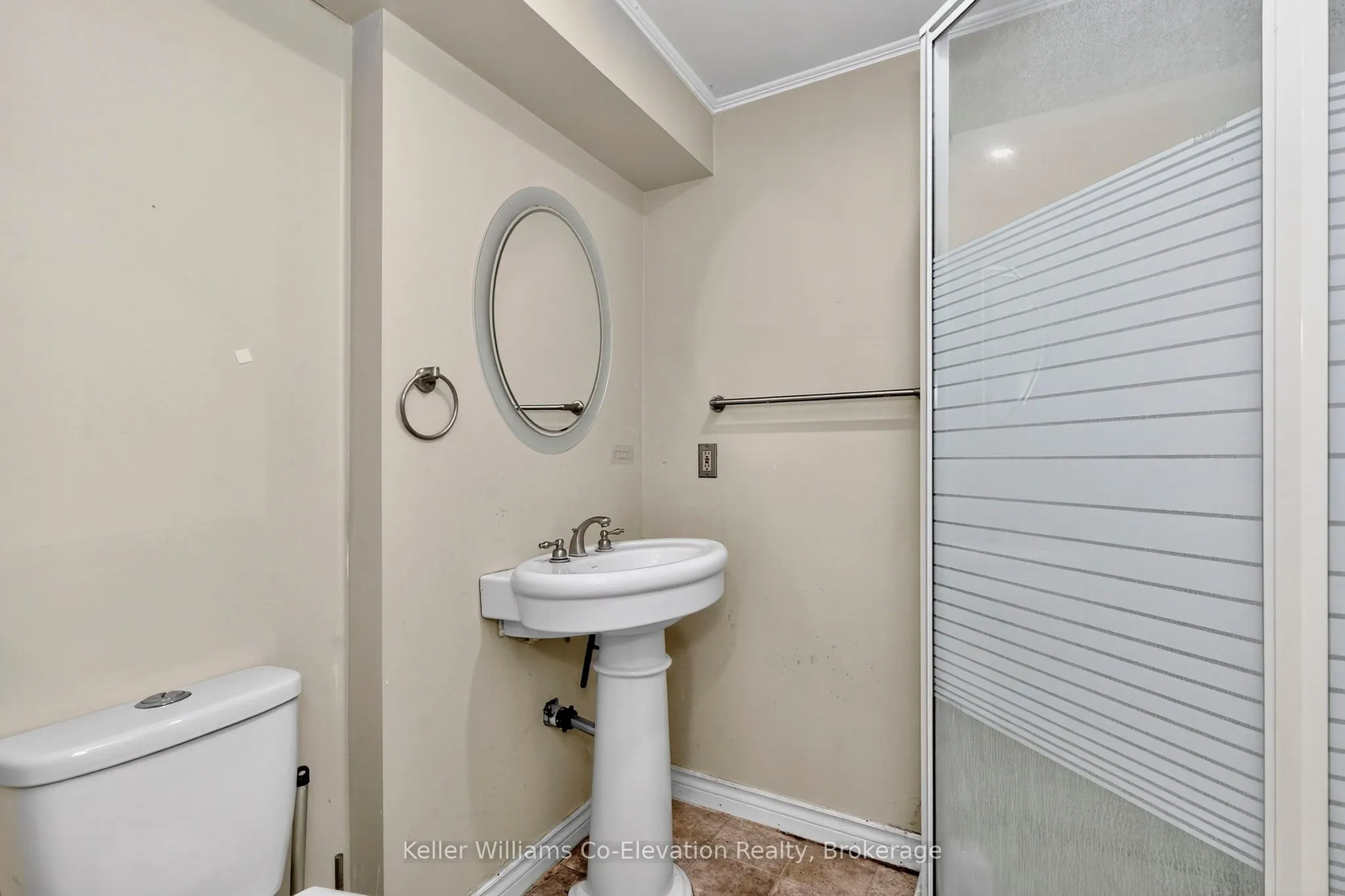 8 Bridle Road