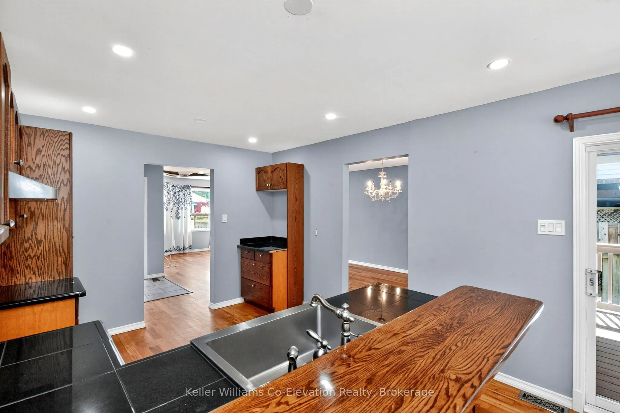 8 Bridle Road