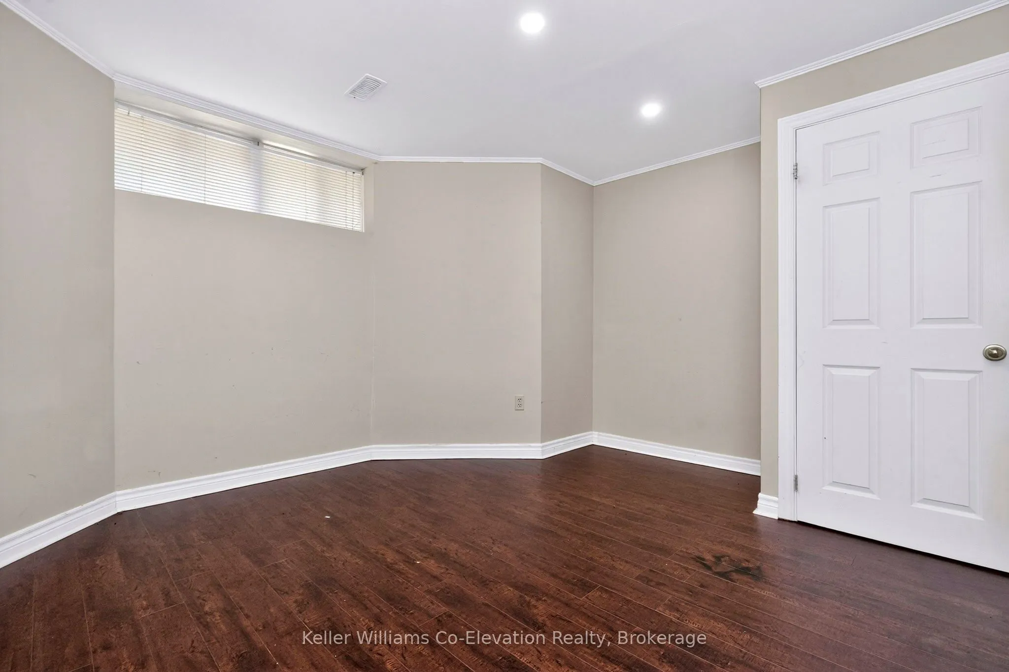 8 Bridle Road