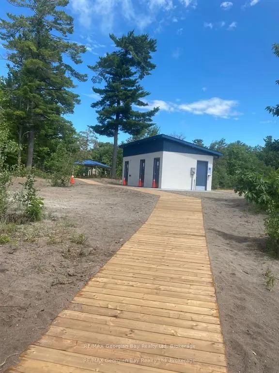 25 Tall Pines Drive W
