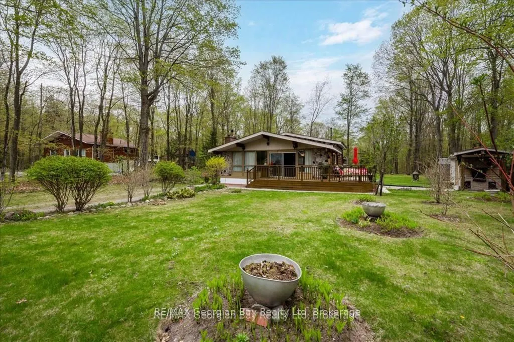 25 Tall Pines Drive W