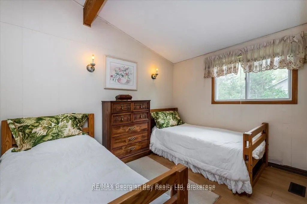 25 Tall Pines Drive W