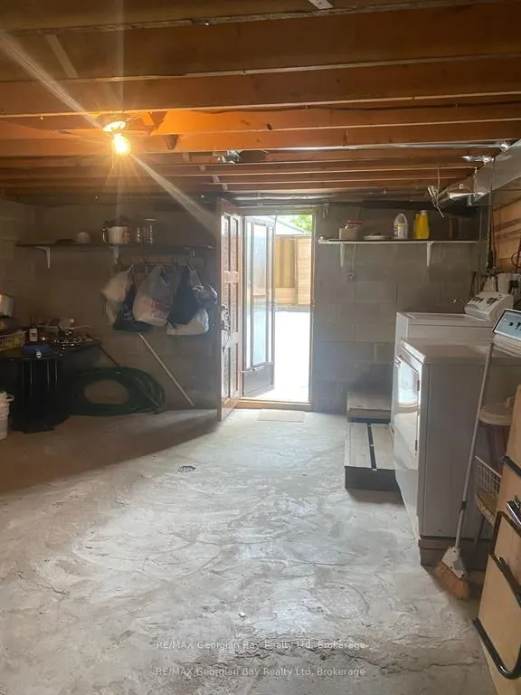 25 Tall Pines Drive W