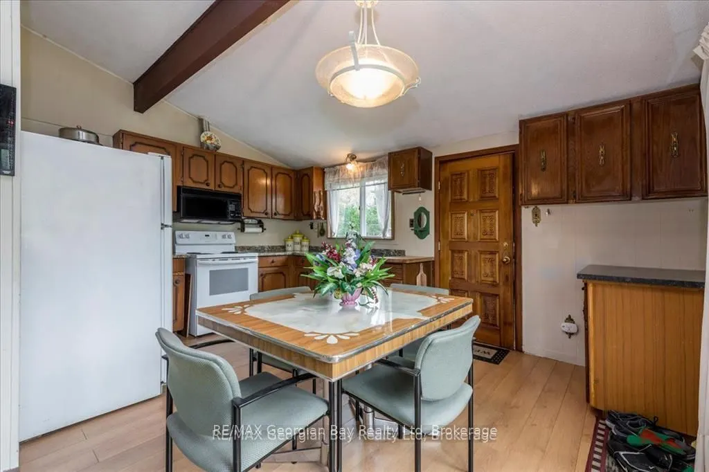 25 Tall Pines Drive W