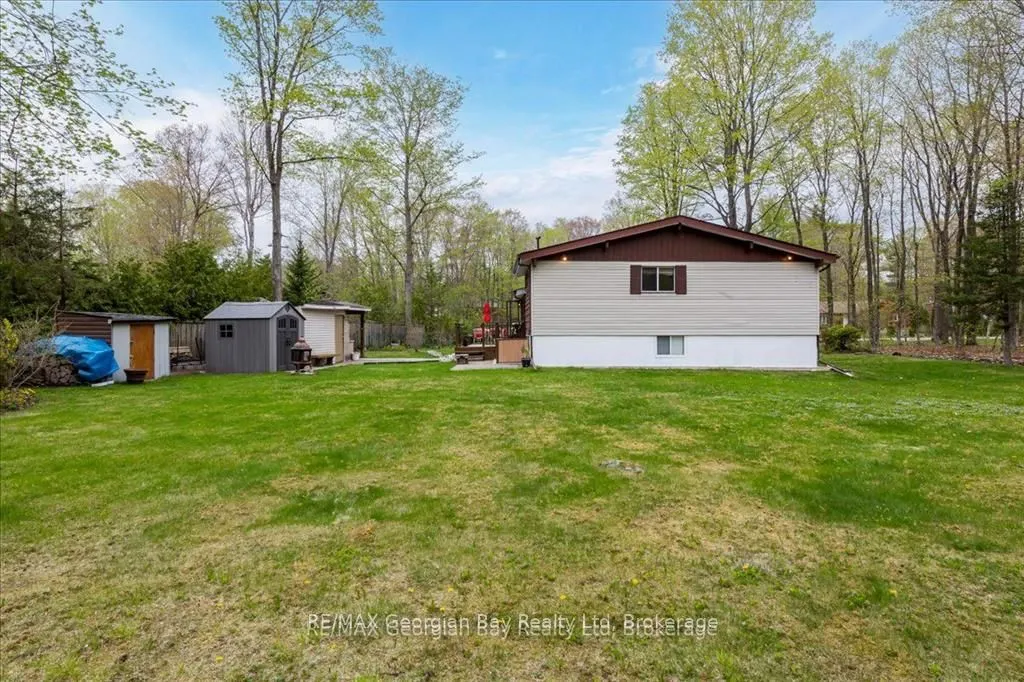 25 Tall Pines Drive W