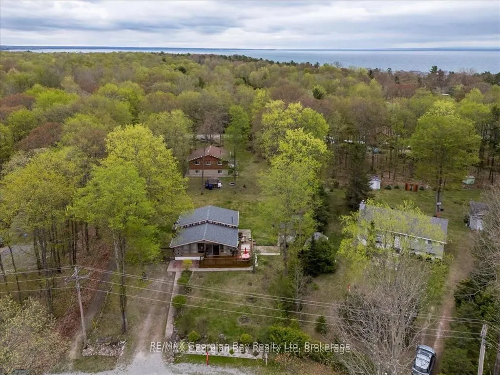 25 Tall Pines Drive W