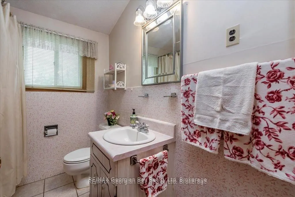 25 Tall Pines Drive W