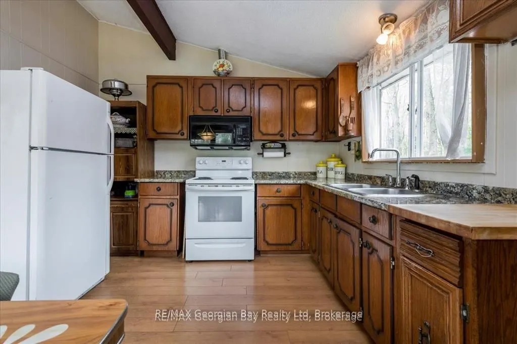 25 Tall Pines Drive W