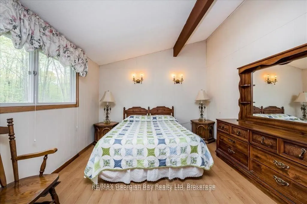 25 Tall Pines Drive W