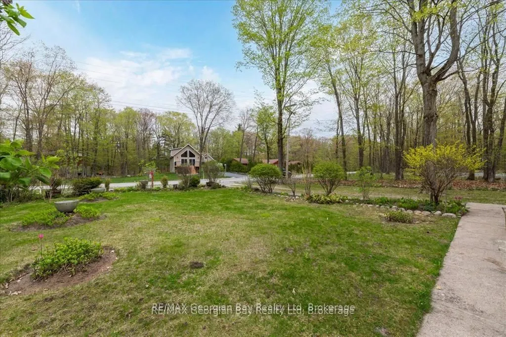 25 Tall Pines Drive W