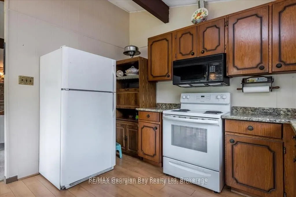 25 Tall Pines Drive W