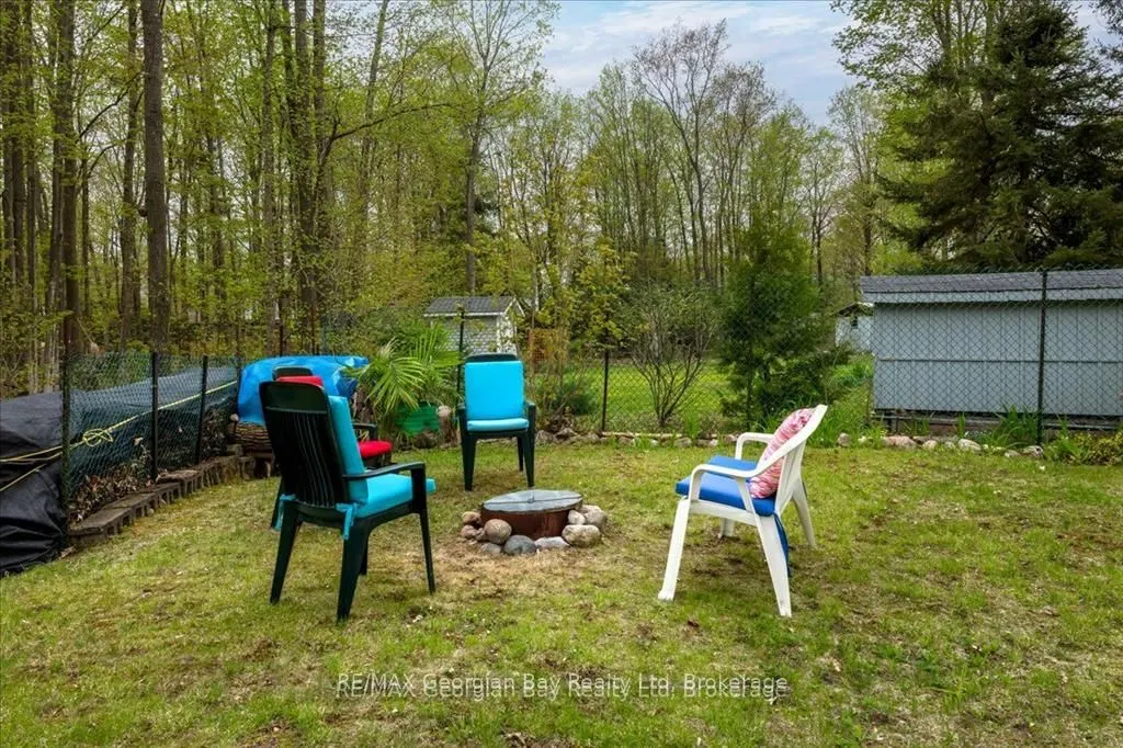 25 Tall Pines Drive W