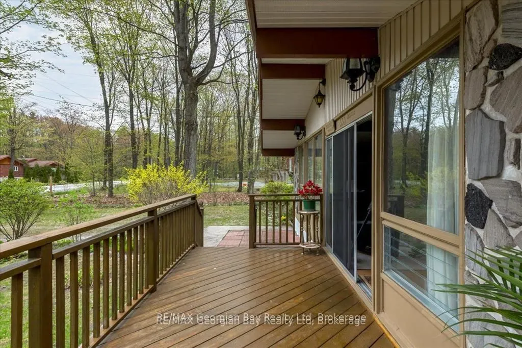 25 Tall Pines Drive W