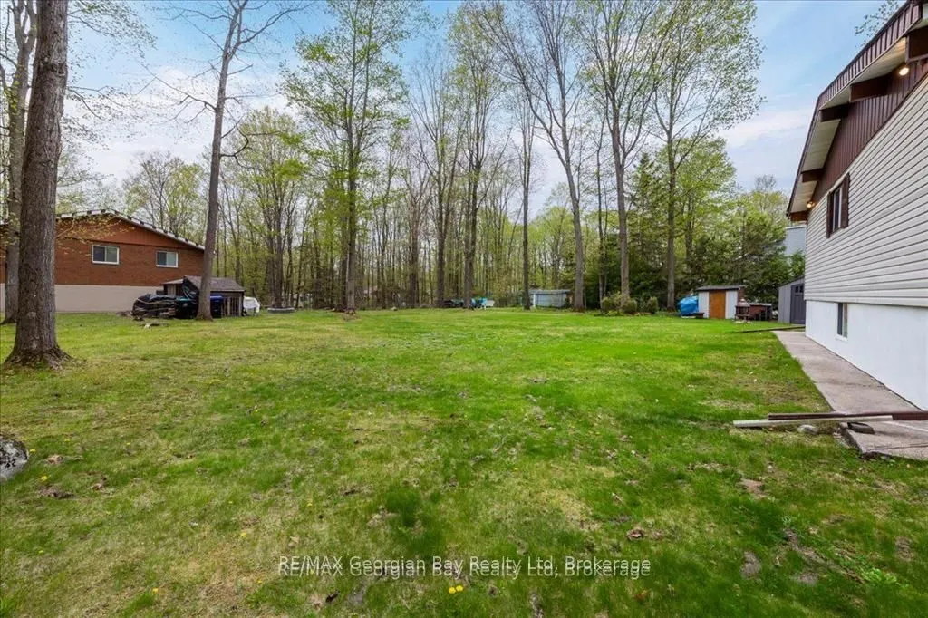 25 Tall Pines Drive W