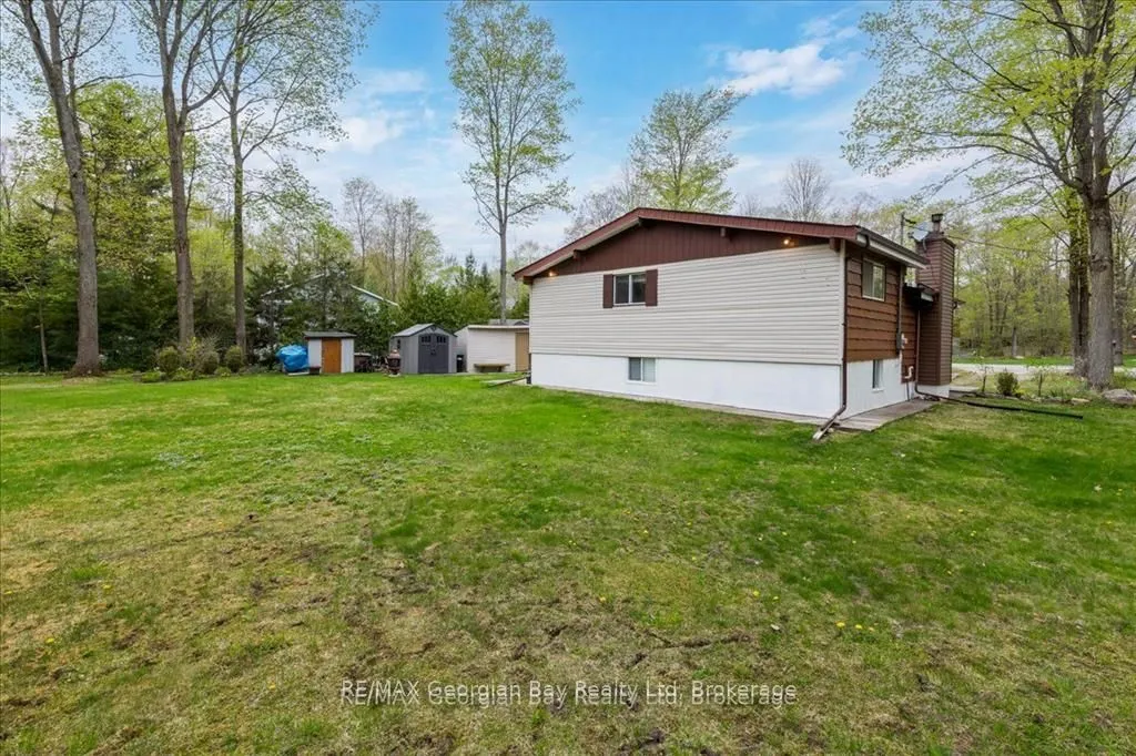 25 Tall Pines Drive W