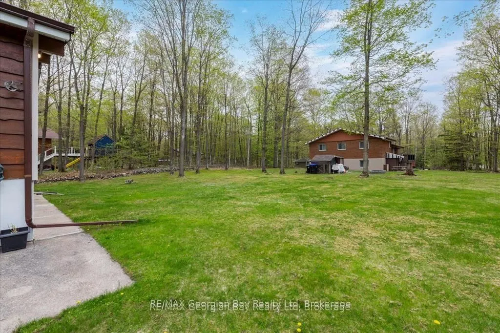25 Tall Pines Drive W