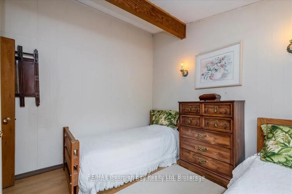 25 Tall Pines Drive W
