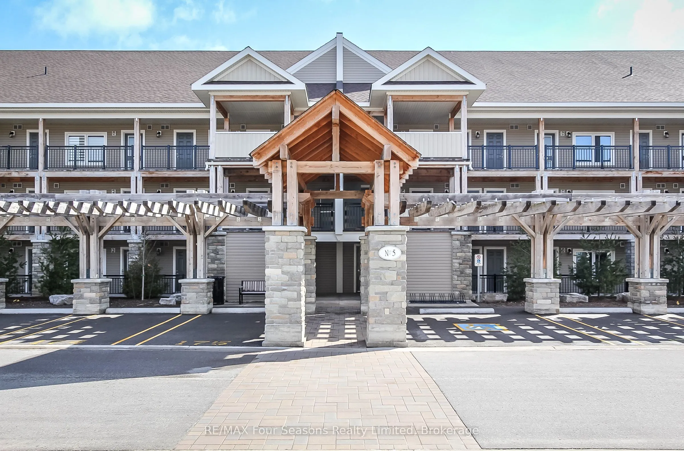 5 Anchorage Crescent, #207