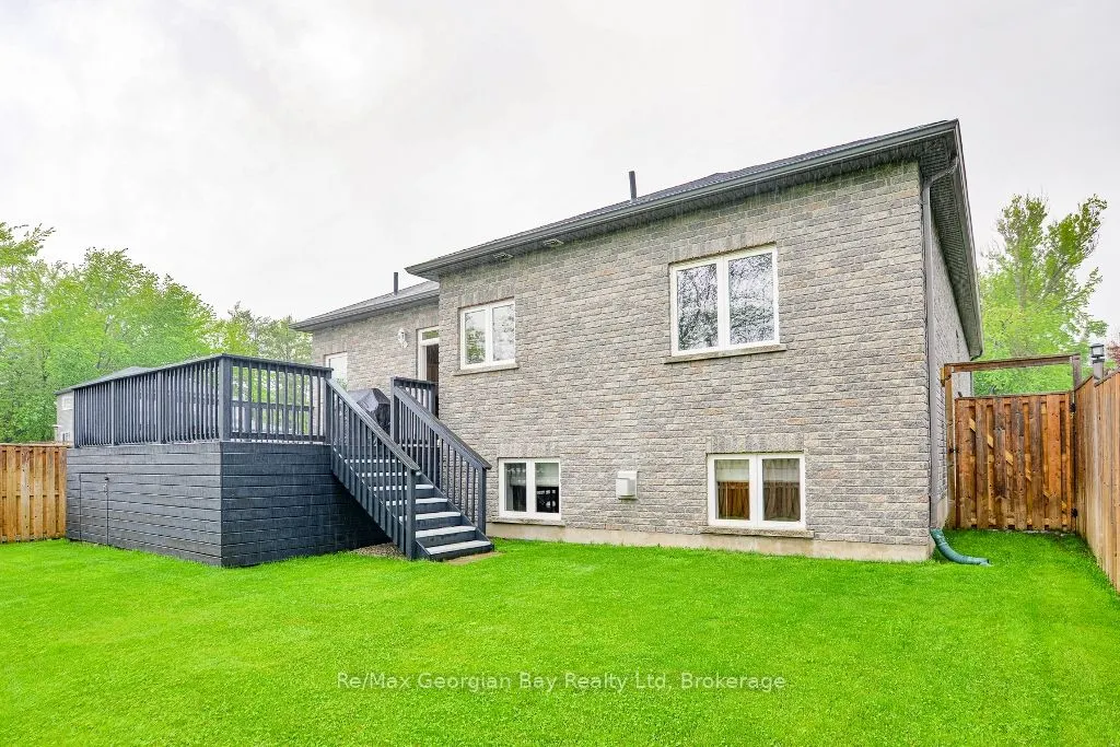51 DONLANDS Court