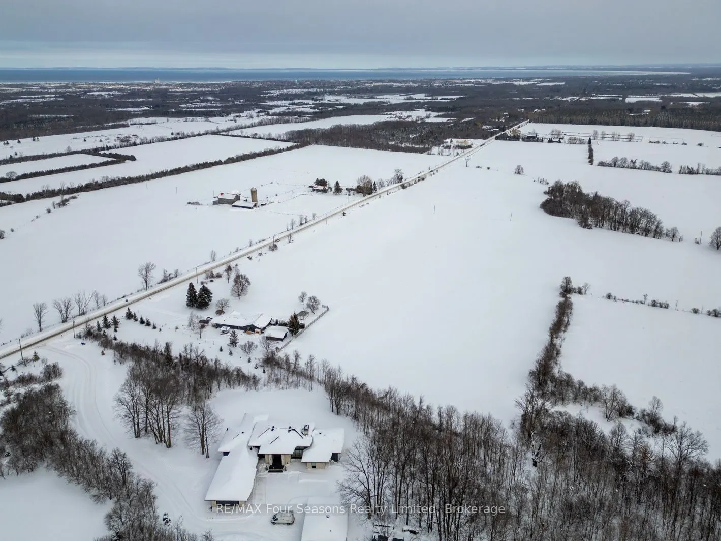 8483 36/37 NOTTAWASAGA Side Road