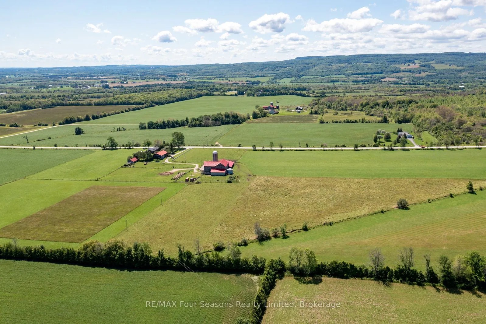 8483 36/37 NOTTAWASAGA Side Road