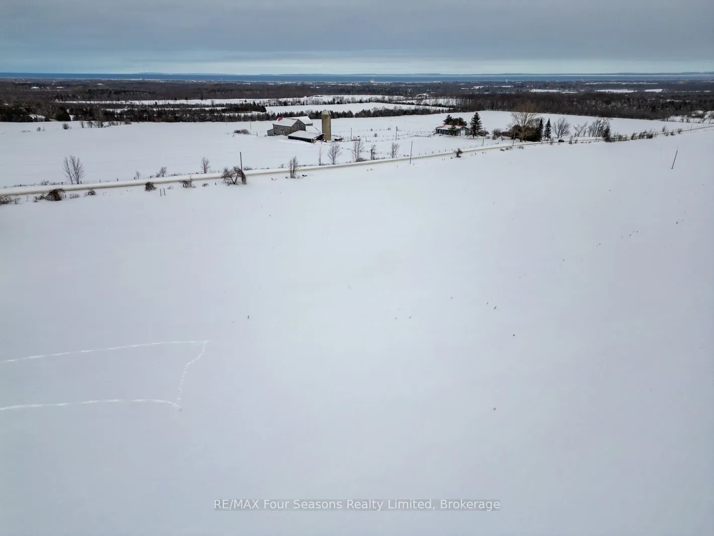8483 36/37 NOTTAWASAGA Side Road