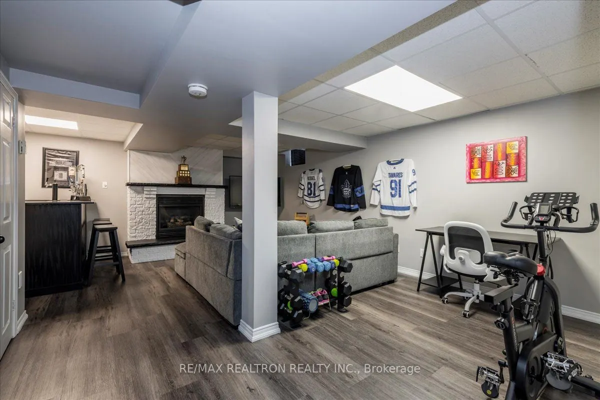 10 Laidlaw Drive