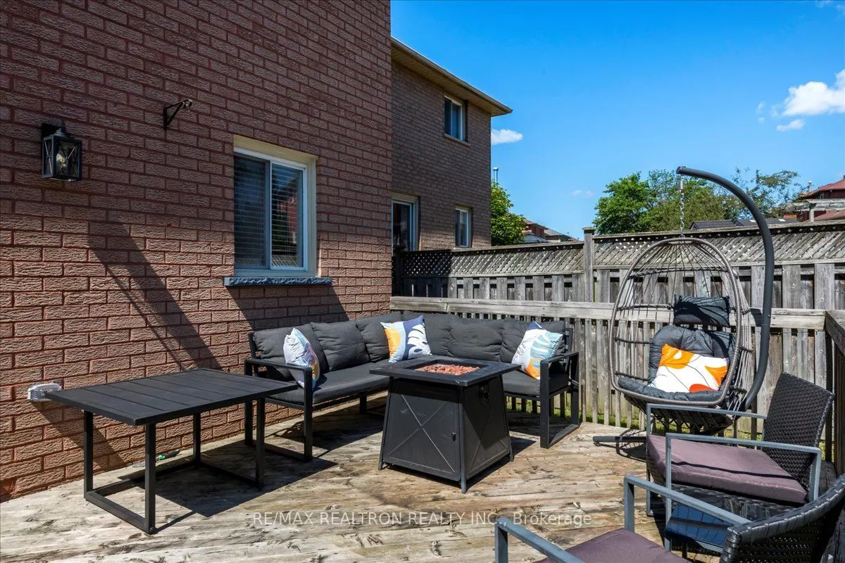10 Laidlaw Drive