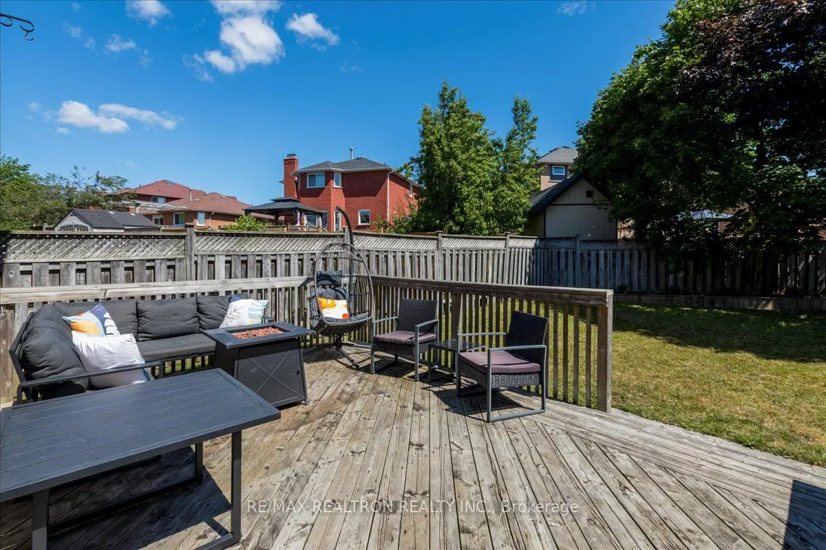 10 Laidlaw Drive