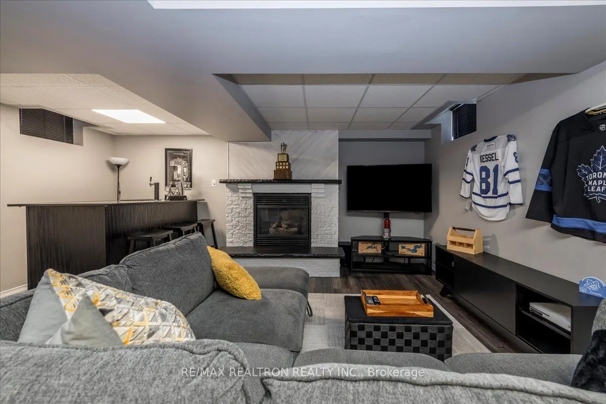 10 Laidlaw Drive