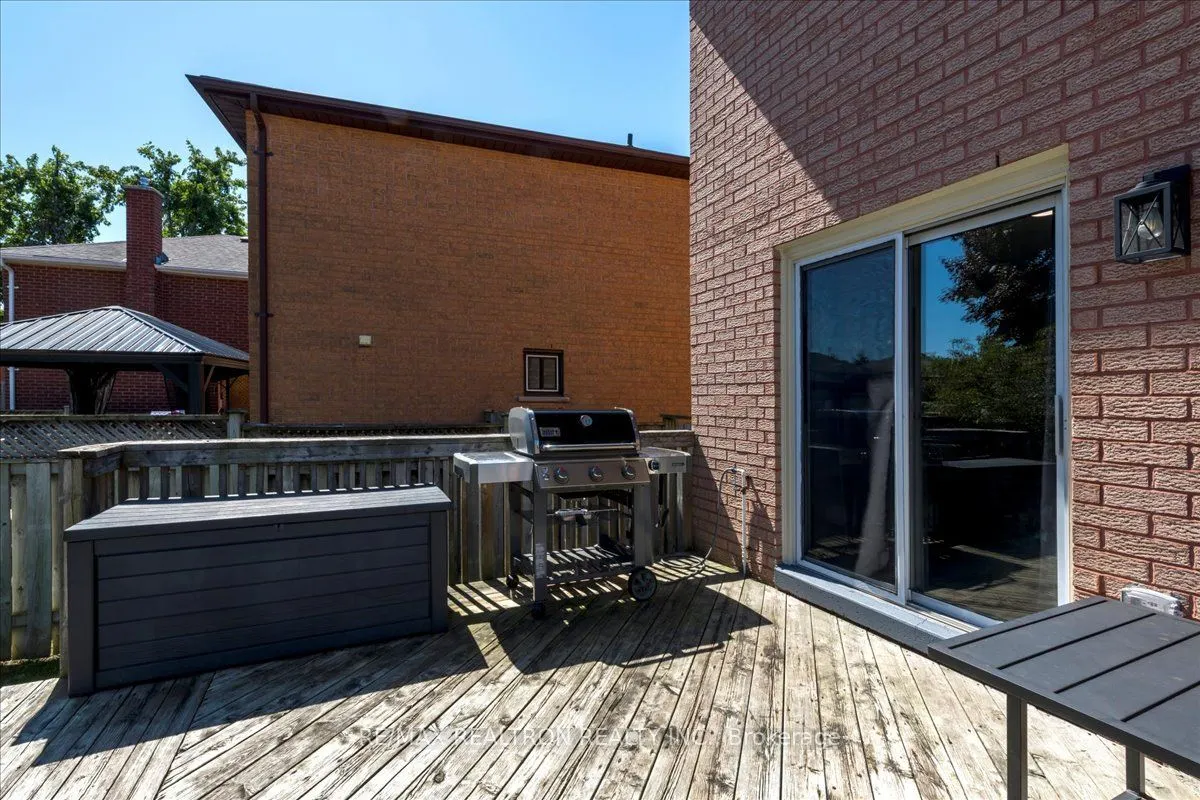 10 Laidlaw Drive