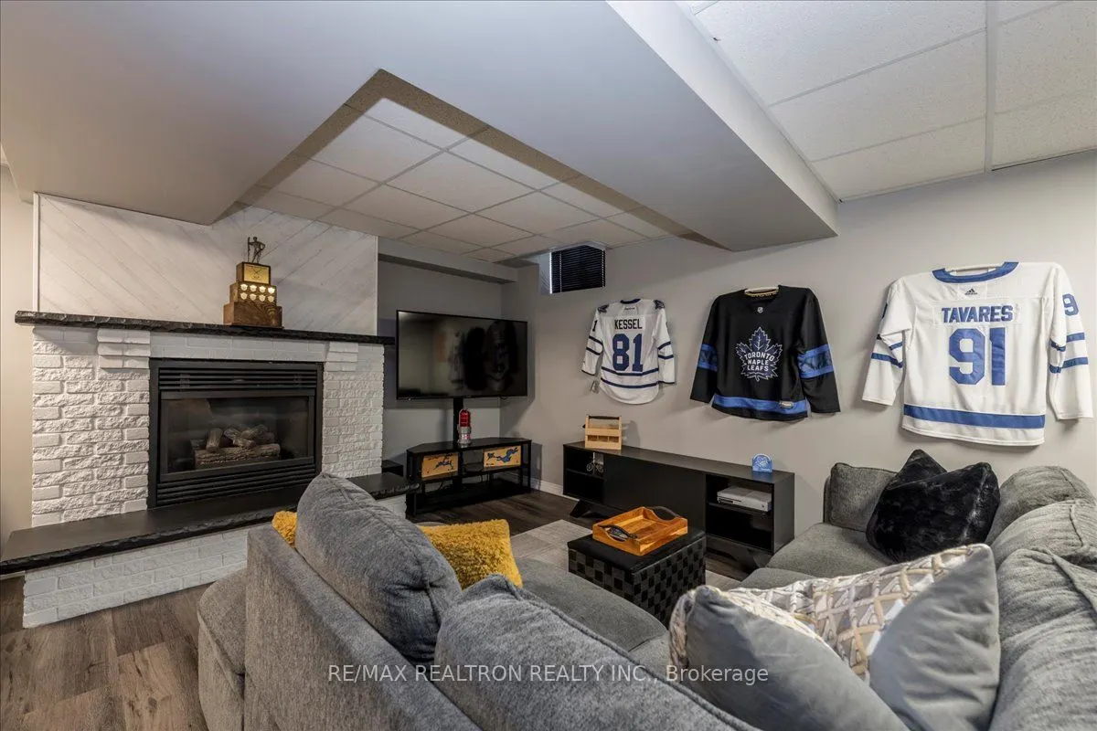 10 Laidlaw Drive