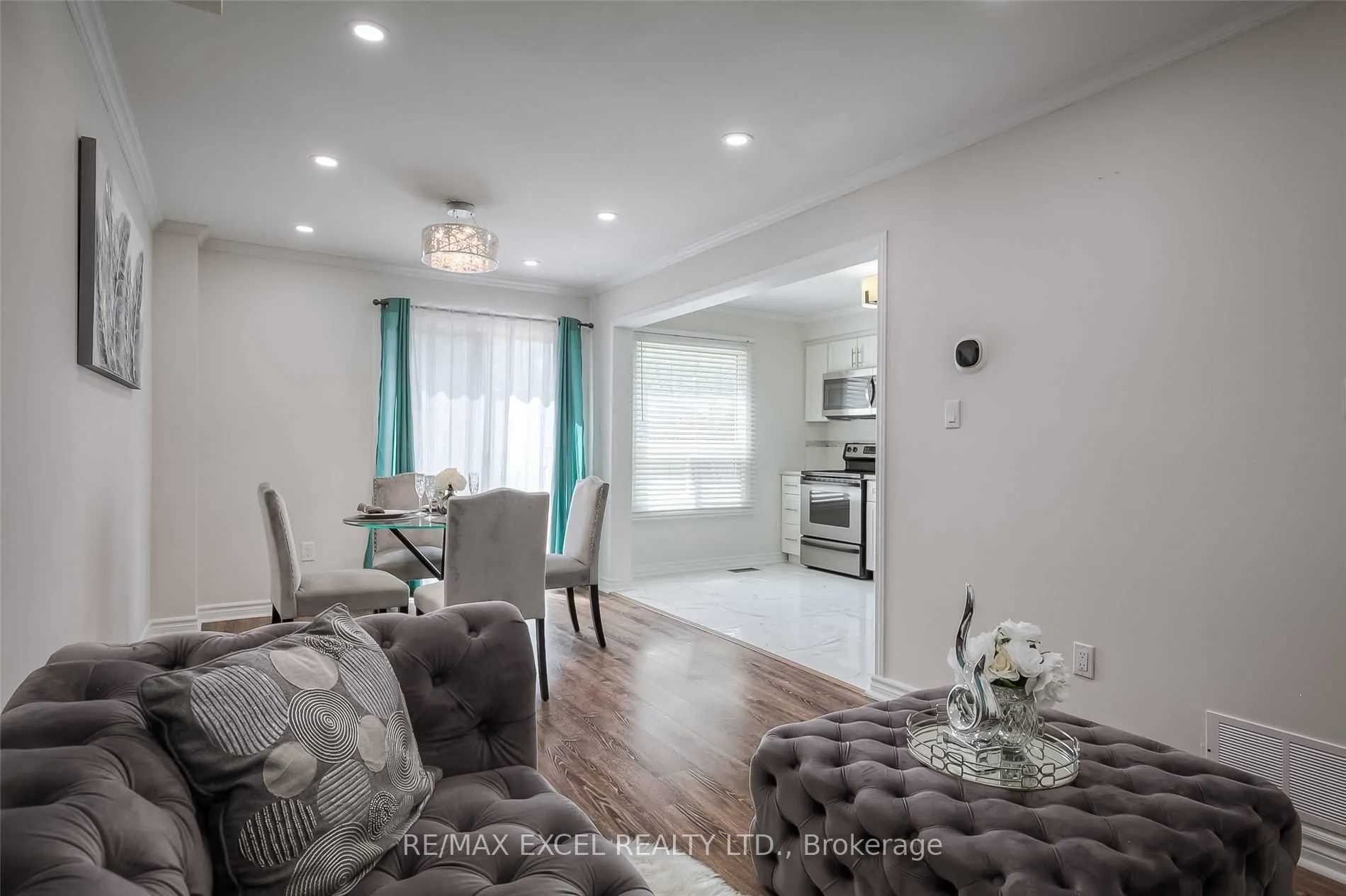 22 Weatherup Crescent