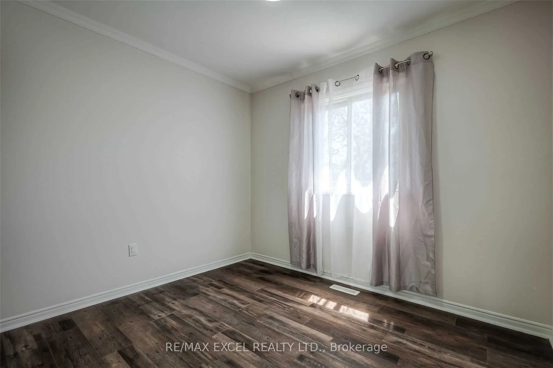 22 Weatherup Crescent