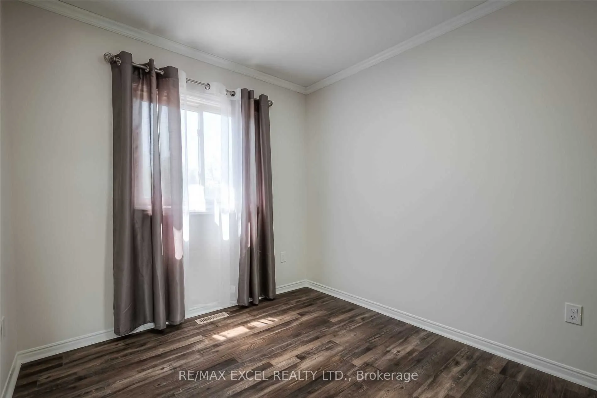 22 Weatherup Crescent