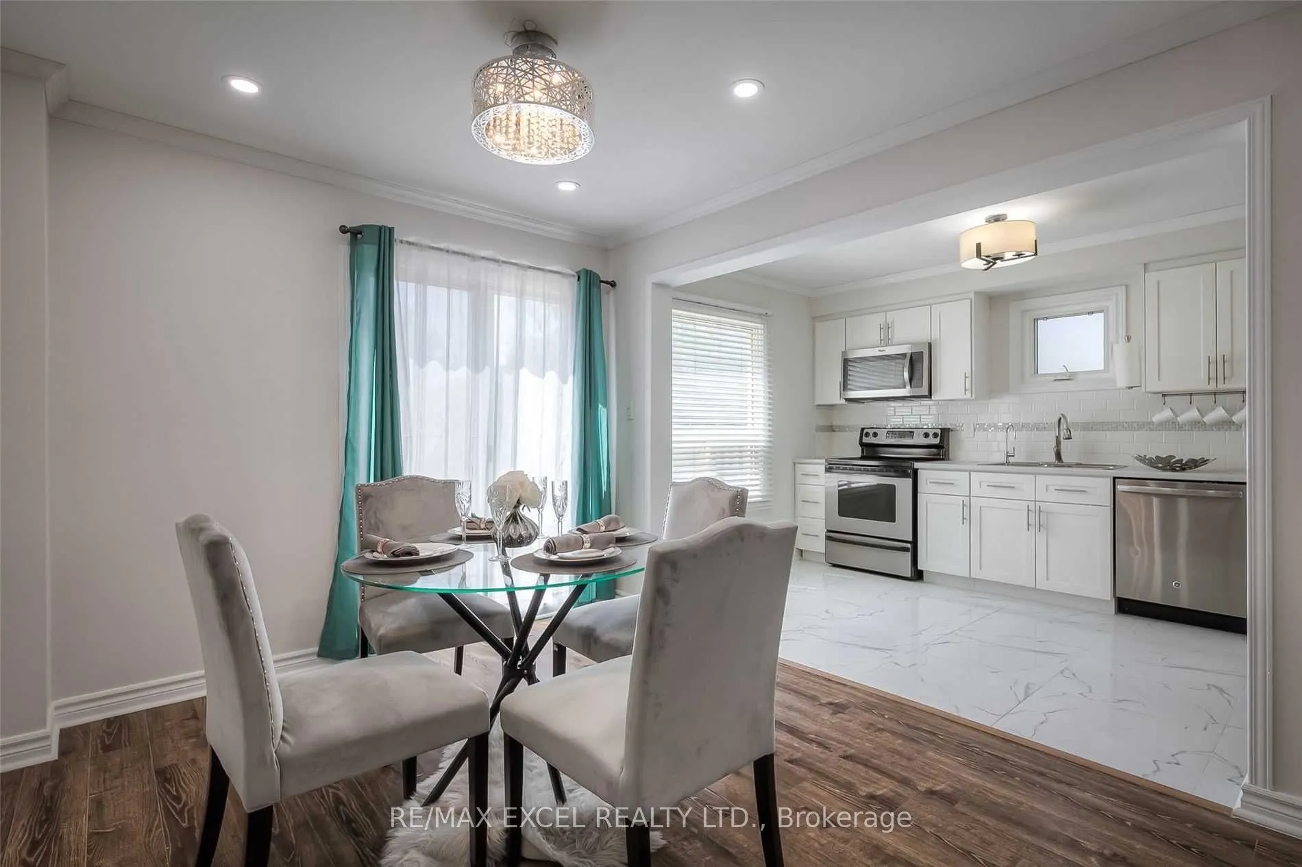 22 Weatherup Crescent