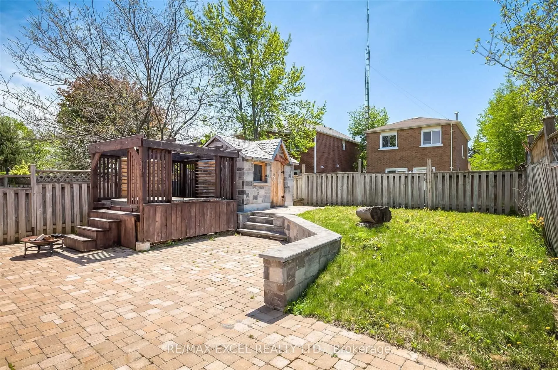 22 Weatherup Crescent