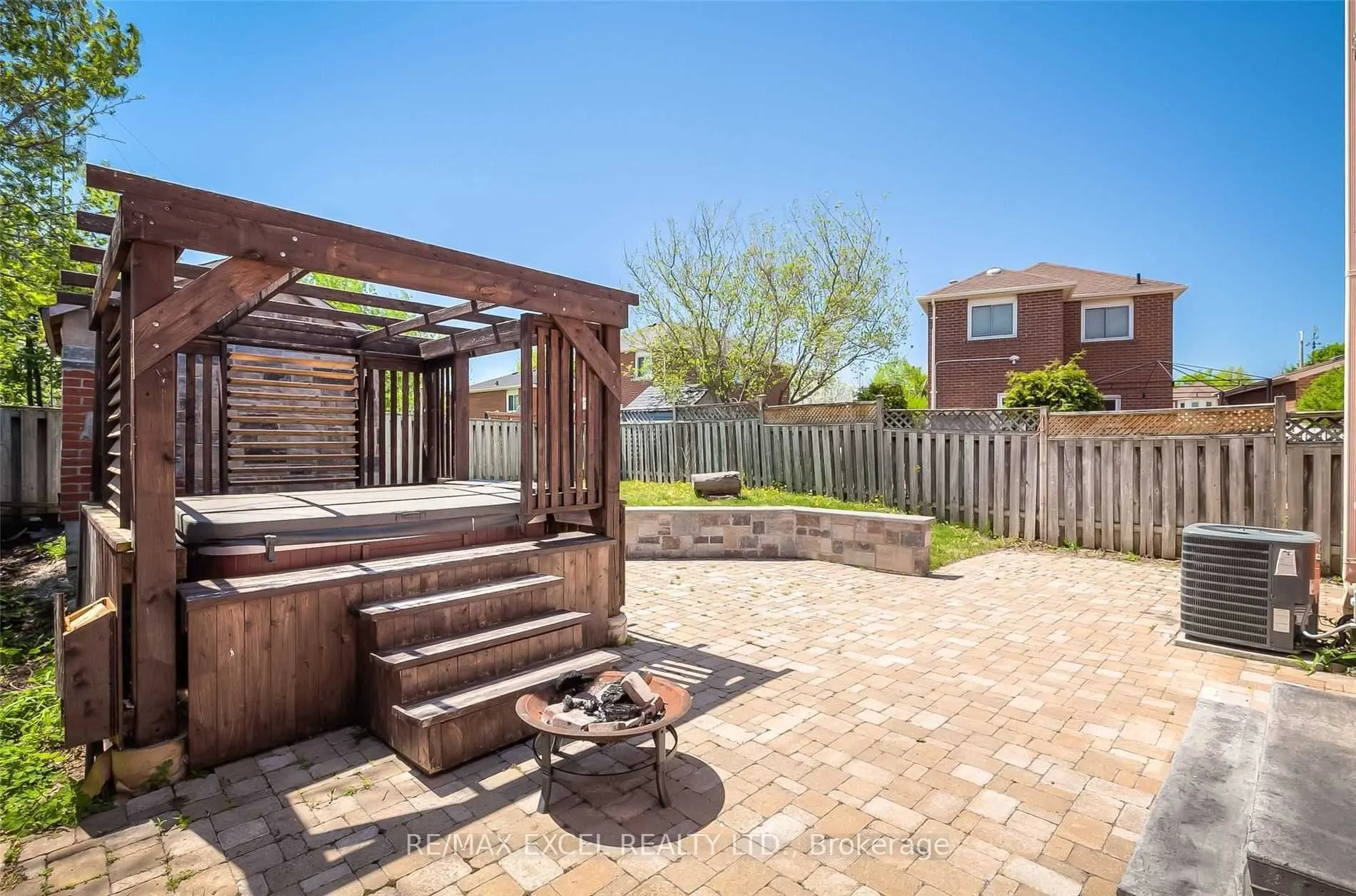 22 Weatherup Crescent