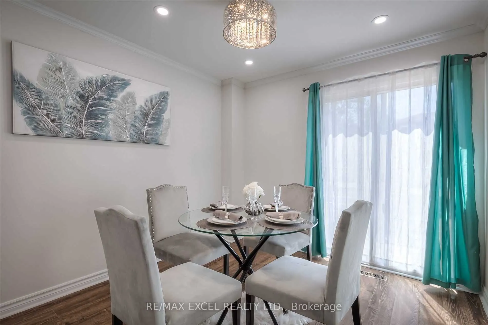 22 Weatherup Crescent