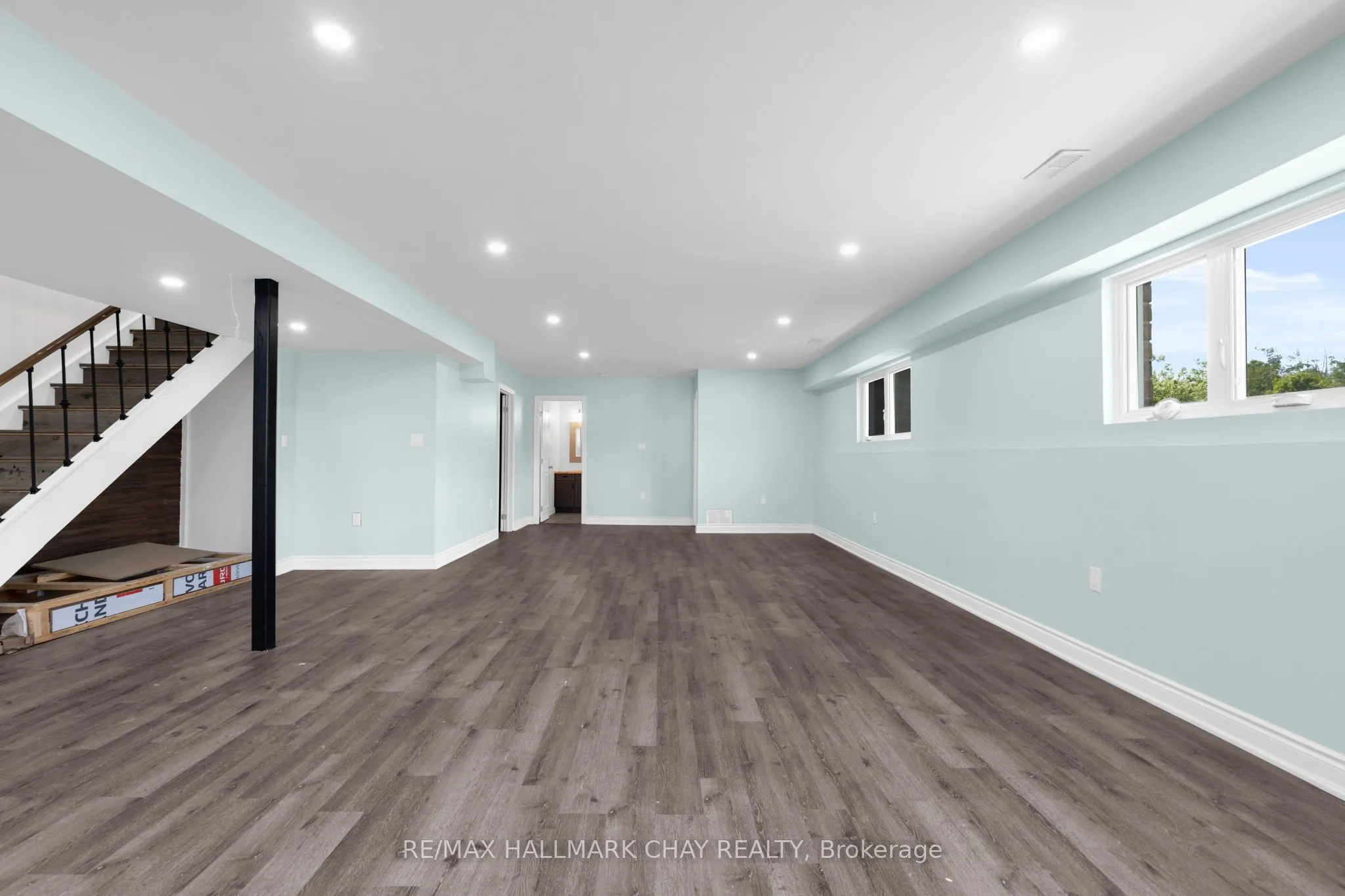 2052 MARCHMONT Road