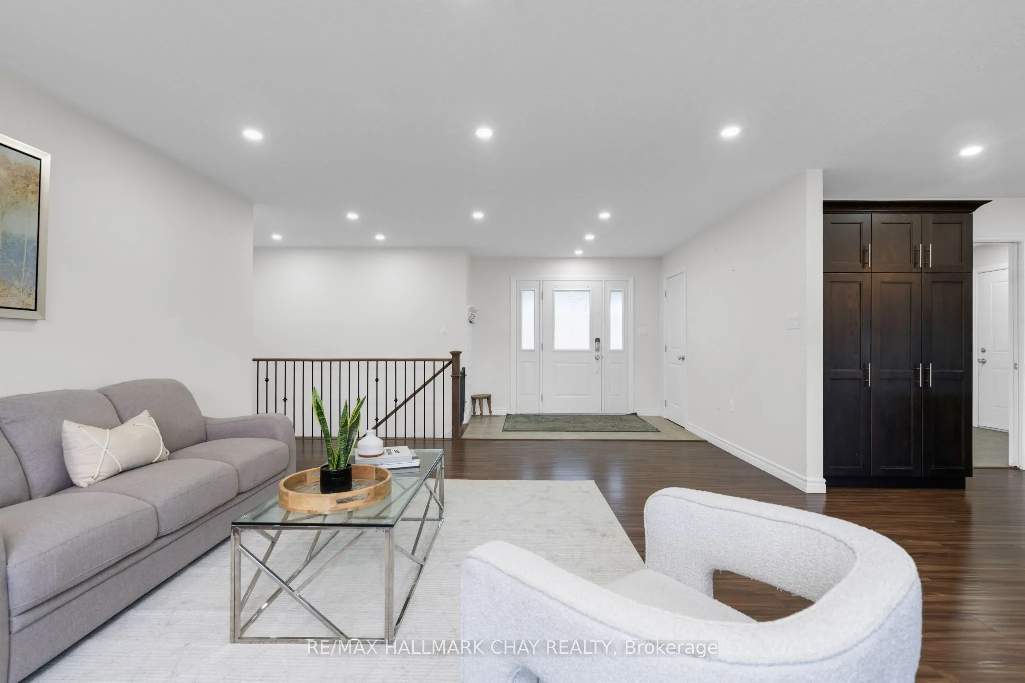2052 MARCHMONT Road