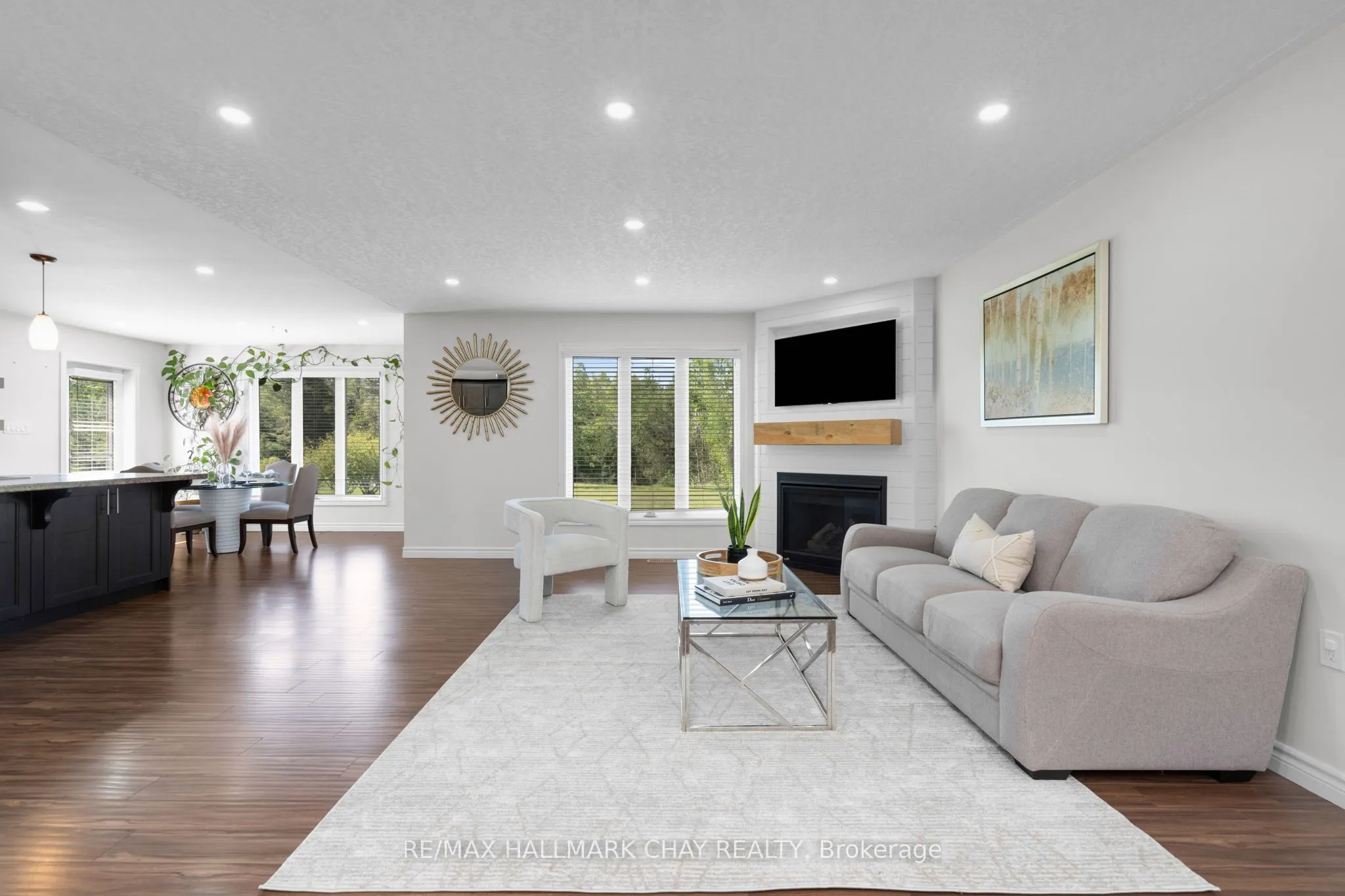 2052 MARCHMONT Road