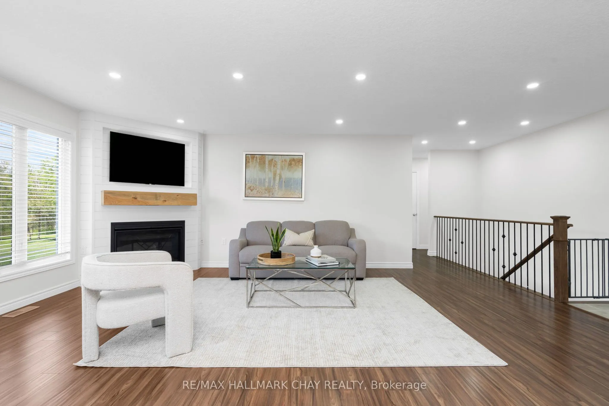 2052 MARCHMONT Road